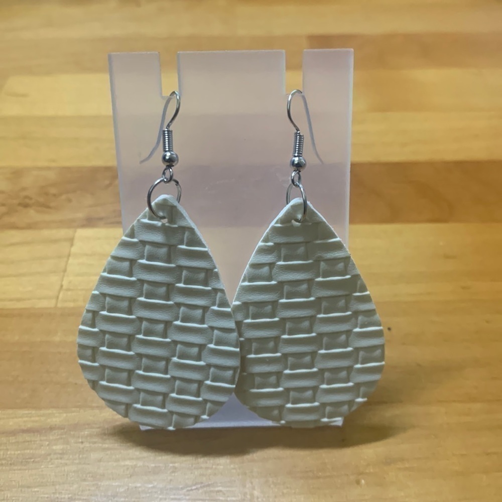 3/$24 NEW Fun Fashion Earrings-Off White
